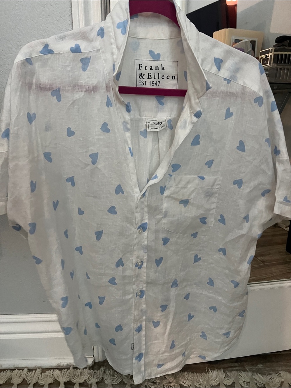 Frank & Eileen White Linen Short-Sleeve Button-Down with Light Blue Heart Print